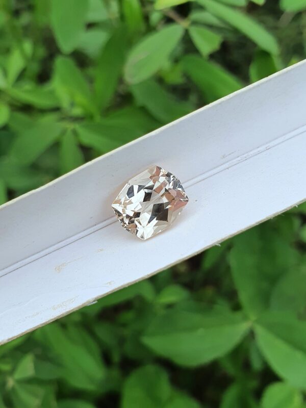 Imperial Topaz | Natural | From Katlang | 3.65 ct - Image 2