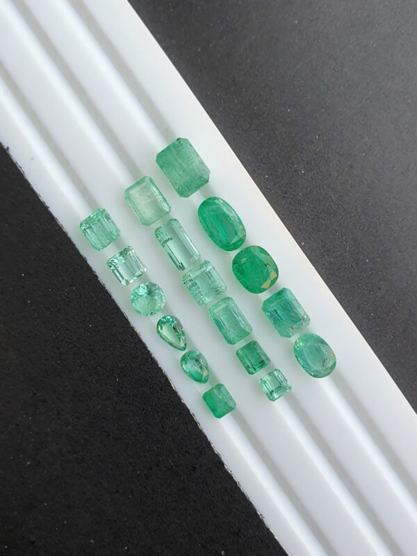 Emerald Lot From Panjshir Afghanistan Transparent | 16.40 ct - Image 6
