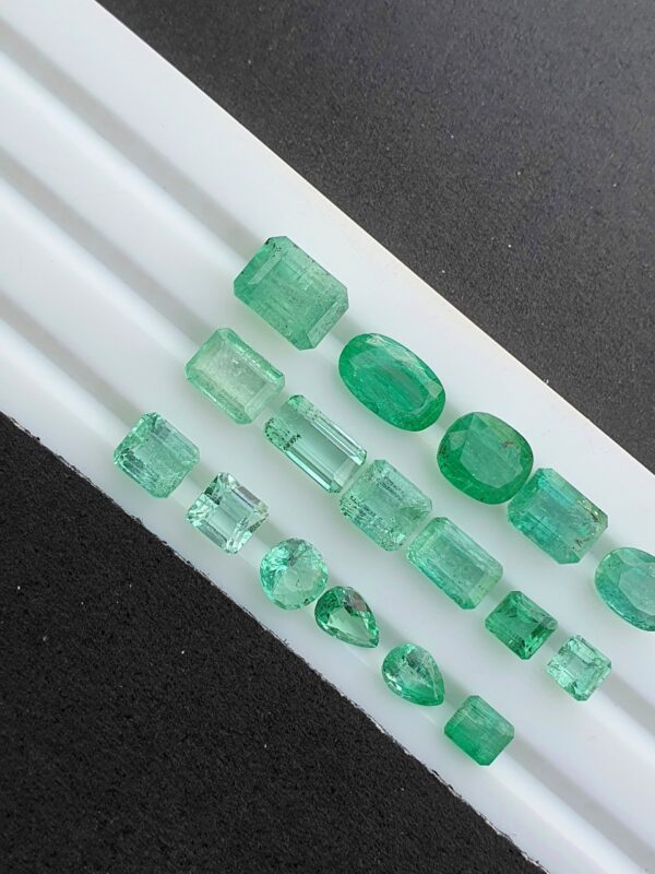 Emerald Lot From Panjshir Afghanistan Transparent | 16.40 ct - Image 3