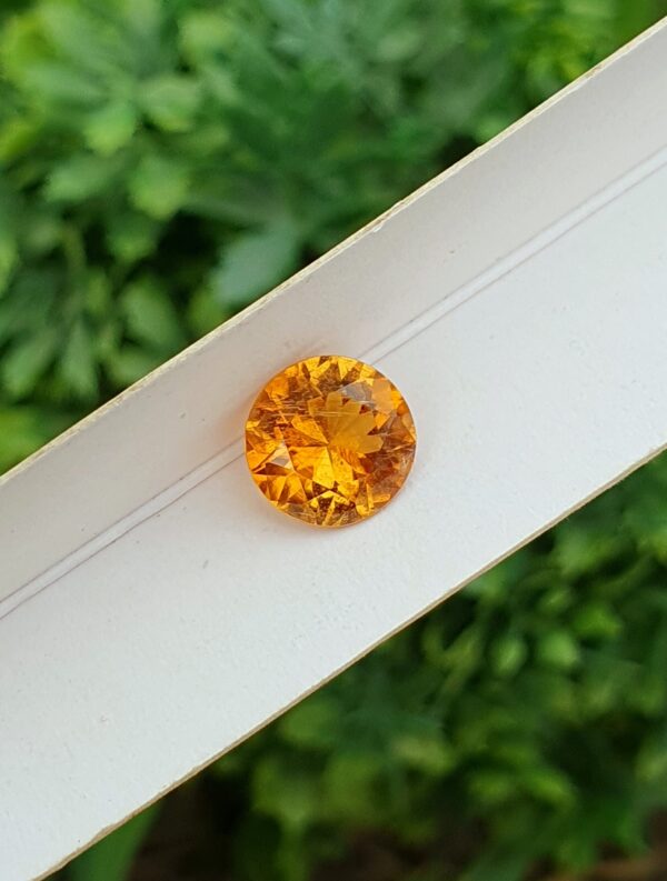Clinohumite Round Brilliant Cut From Tajikistan | 2.43 ct - Image 3