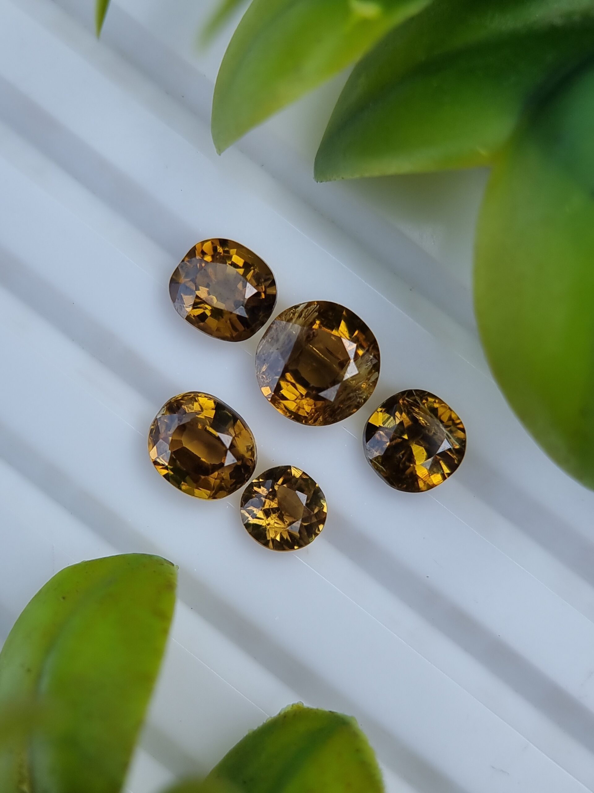 Greenish Yellow Natural Epidotes Lot 4.63 ct | 5 Stones Oval & Round Shapes