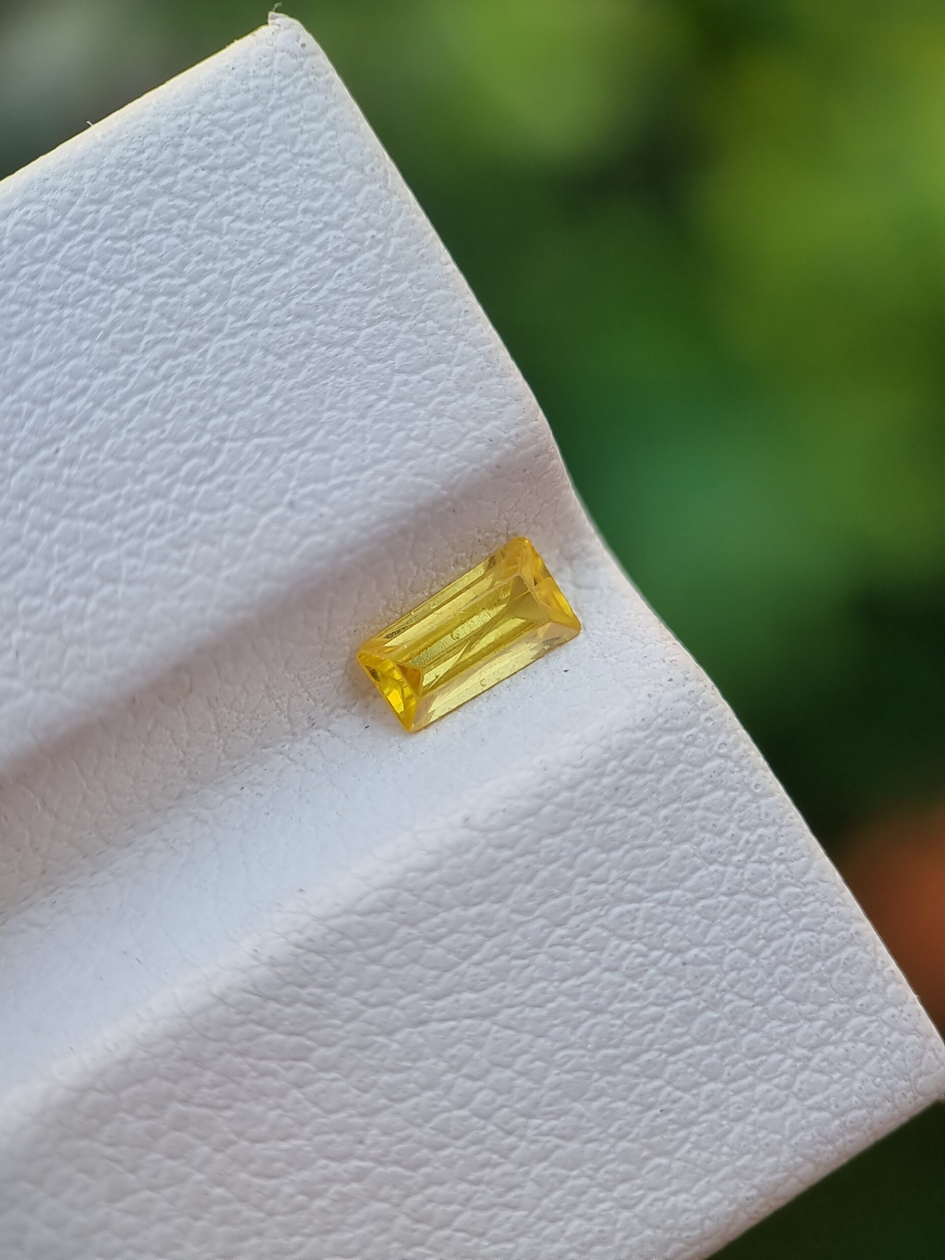 0.52 ct Natural Yellow Sapphire Rectangle Step Cut Untreated | Certified