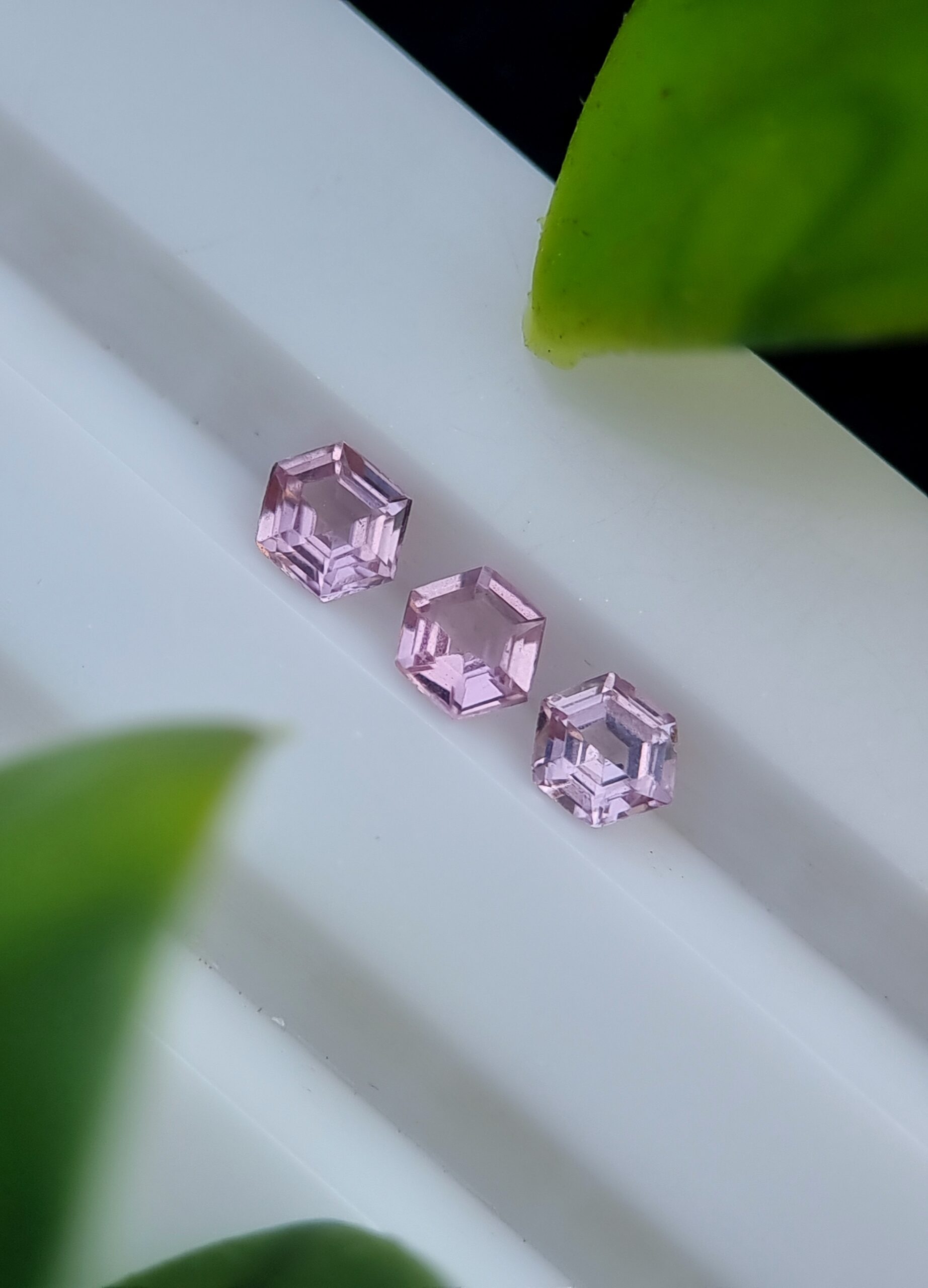 Elegant Natural Spinel Gemstone Set: 3 Stones, Purplish Pink Hexagonal Cut | 0.30 ct