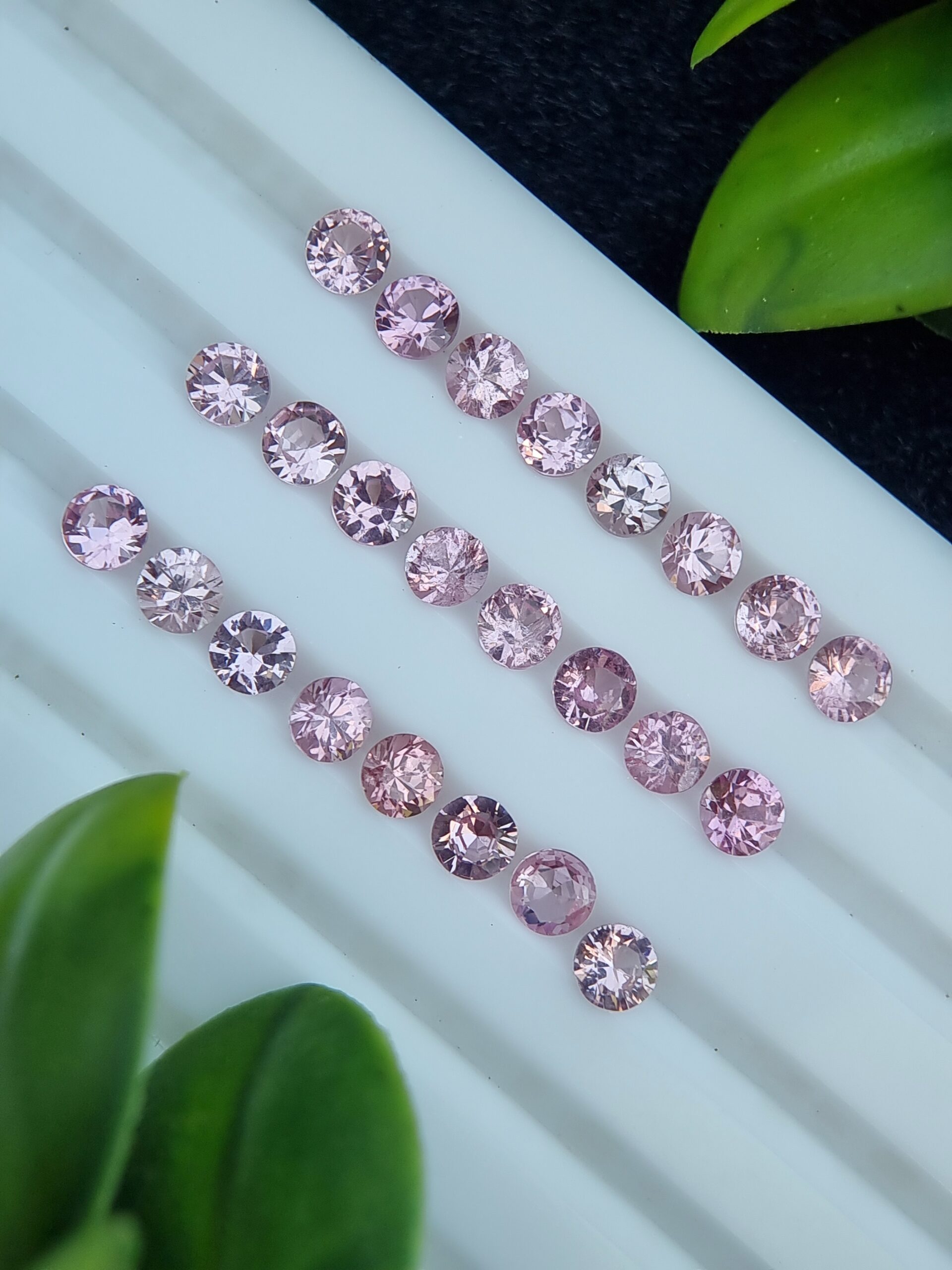 Elegant Calibrated Tajikistan Pink Spinel Lot - 6.40 ct, Round Shape