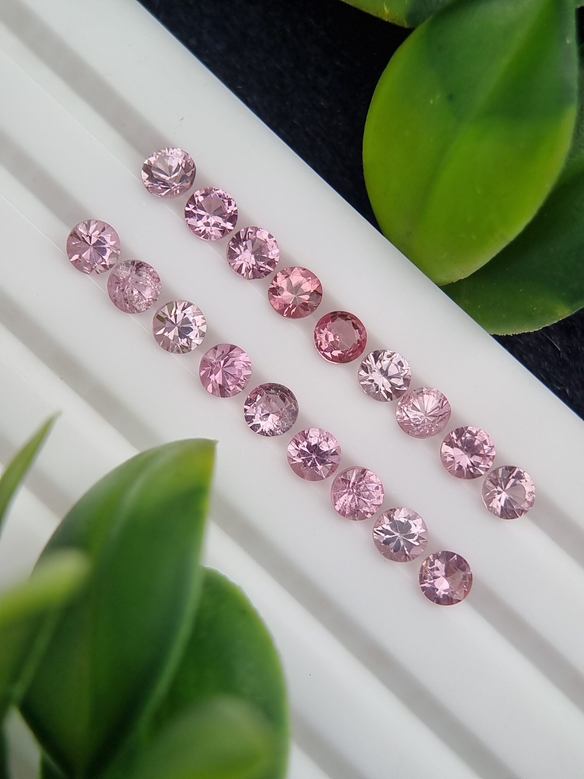 Exquisite Pink Spinel Lot - 5.52 ct, 18 Round Stones, Calibrated from Tajikistan