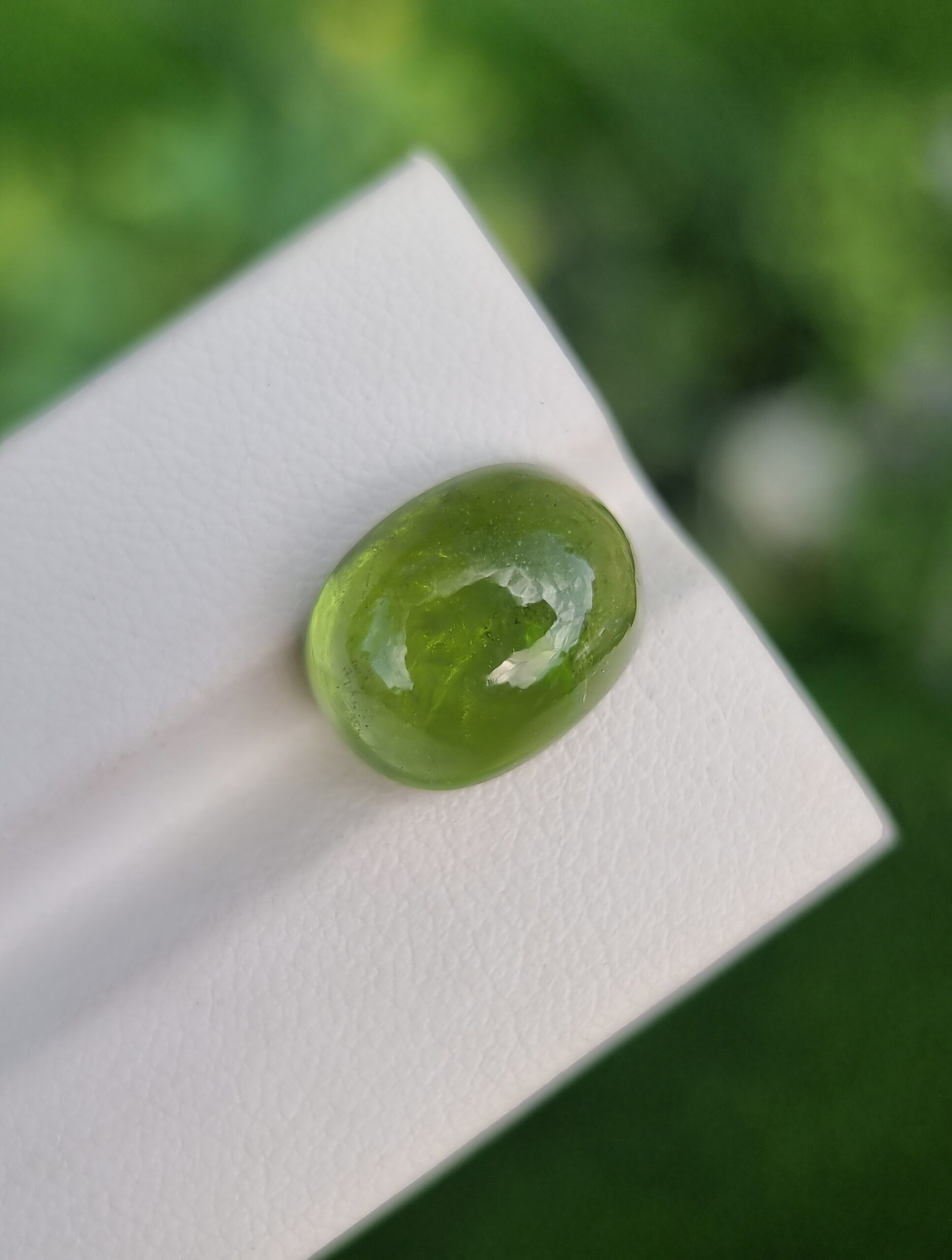 Exquisite 10.66 ct Oval Cabochon Peridot - Untreated Yellowish Green Gemstone