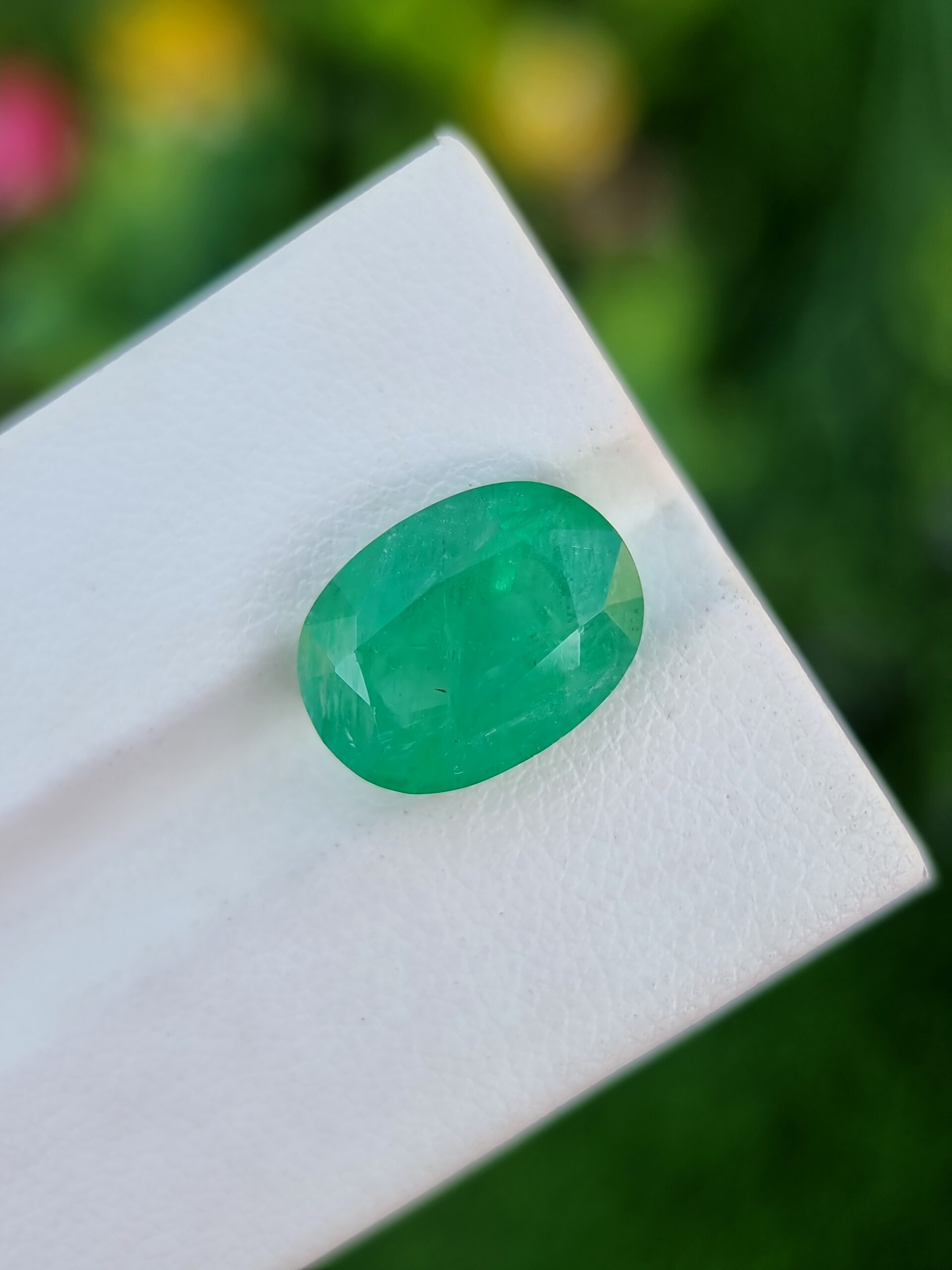 5.94 ct Natural Emerald Gemstone | Oval Cut | GIL Certified | Green Color