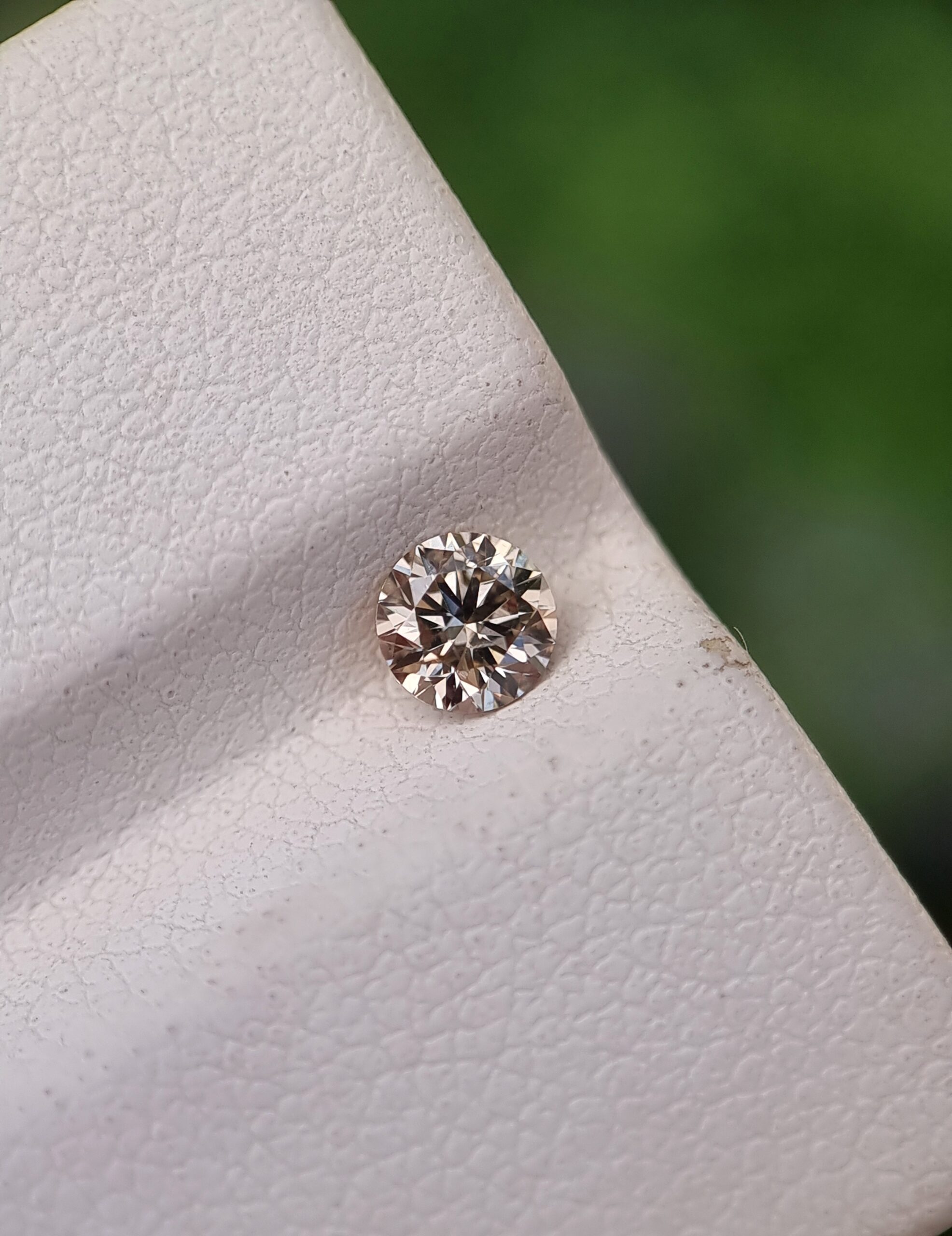 0.30 ct Natural Round Brilliant Diamond (S-T, SI2, Good Cut) - Galaxy Certified