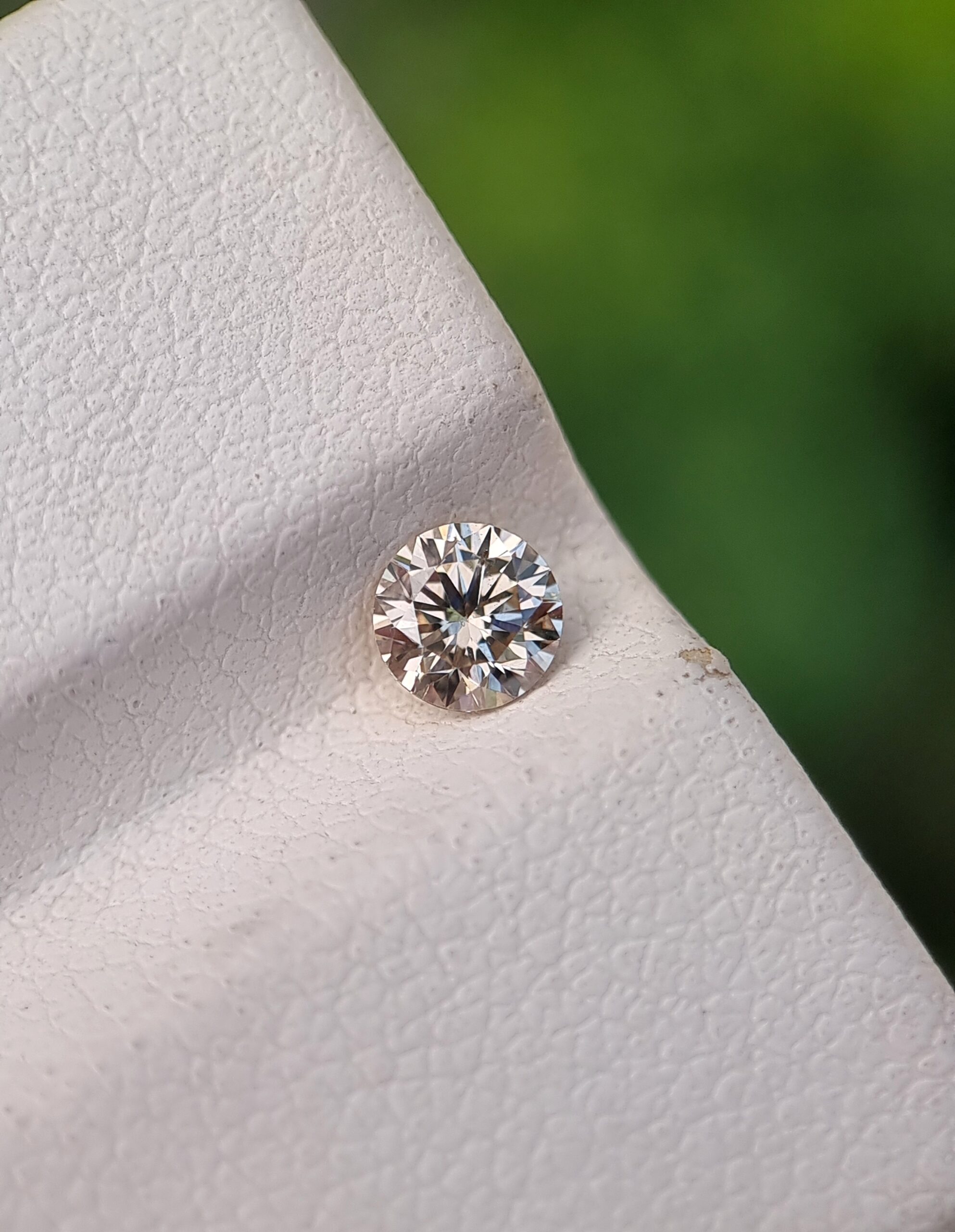 0.32 Ct Natural Round Brilliant Diamond, S-T Color, SI1 , Excellent Cut, Certified