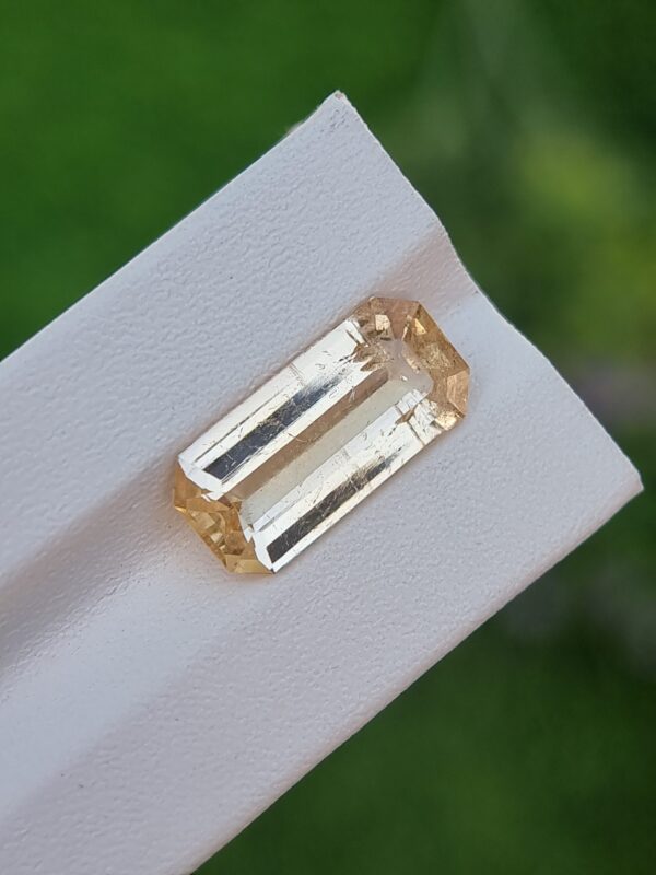 Natural 6.30 ct Imperial Yellow Topaz from Katlang, Pakistan – Untreated - Image 3