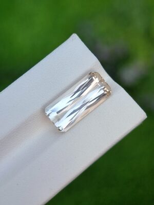 6.48 ct Natural Imperial Topaz - Untreated, Eye Clean, Light Yellow