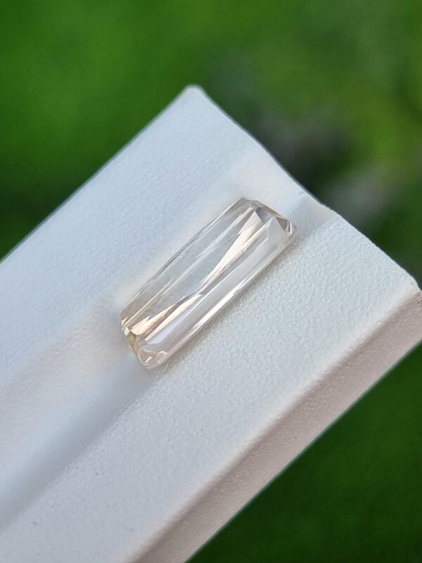 6.48 ct Natural Imperial Topaz - Untreated, Eye Clean, Light Yellow - Image 4