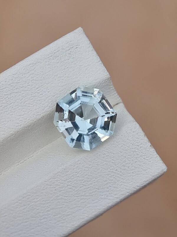 Natural Light Blue Aquamarine, 4.10 Carats Octagonal Cut from Afghanistan (Untreated) - Image 2