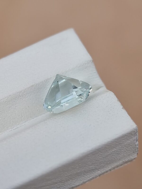 Natural Light Blue Aquamarine, 4.10 Carats Octagonal Cut from Afghanistan (Untreated) - Image 3
