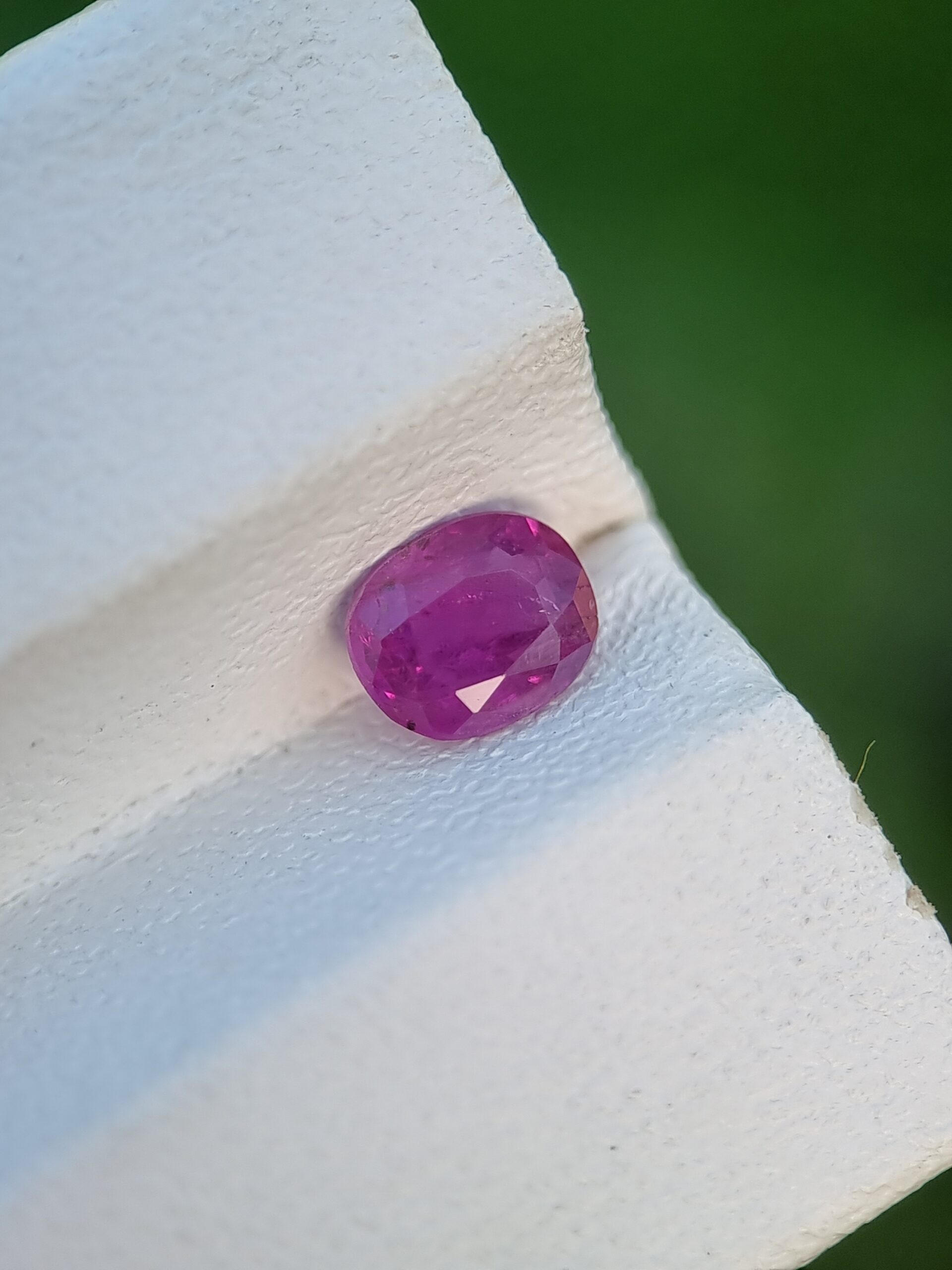 Natural Purplish Pink Oval Cut Sapphire 0.62 ct | Untreated