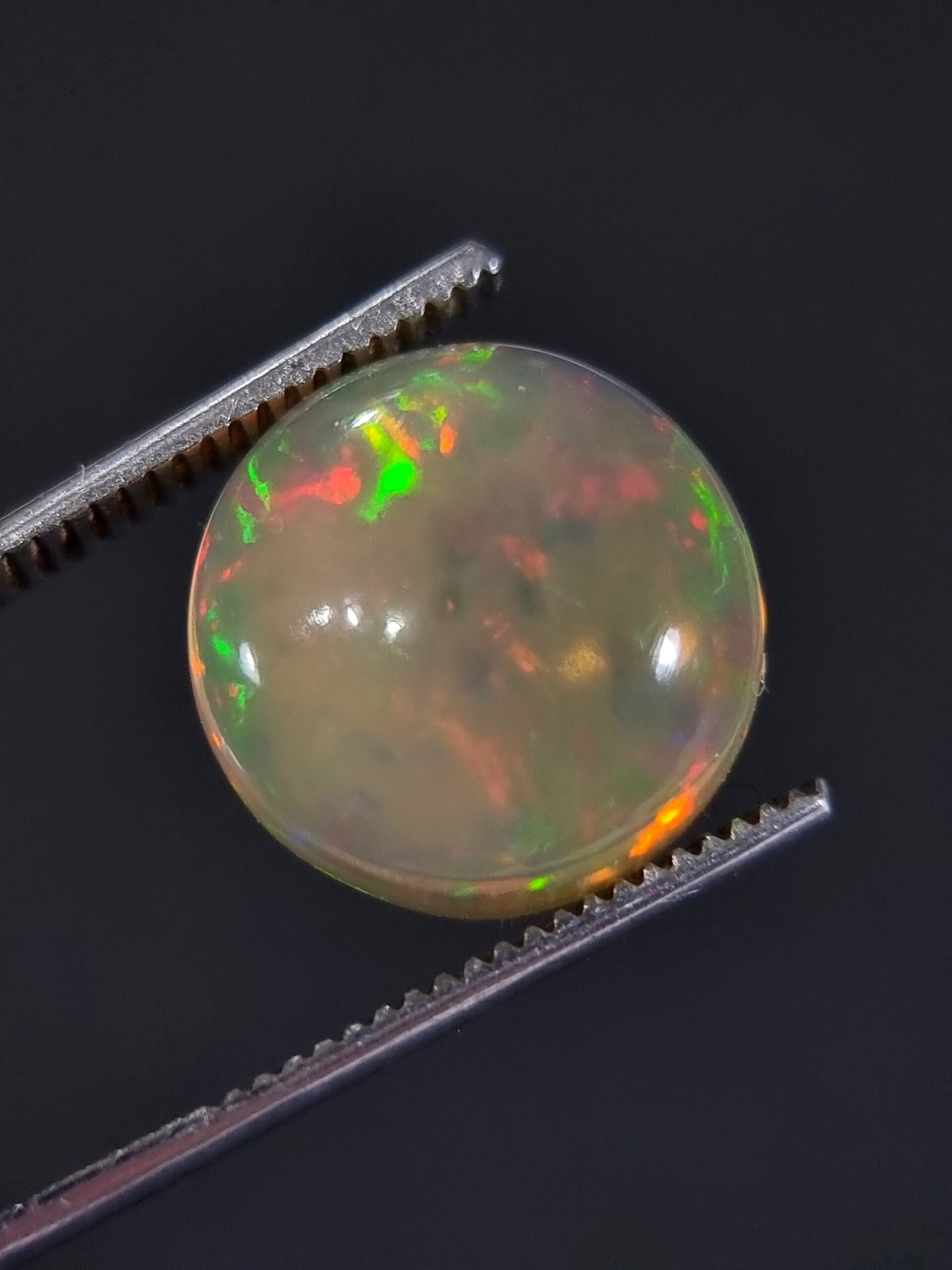 Natural Ethiopian Opal - 9.44 ct Round Translucent Gemstone