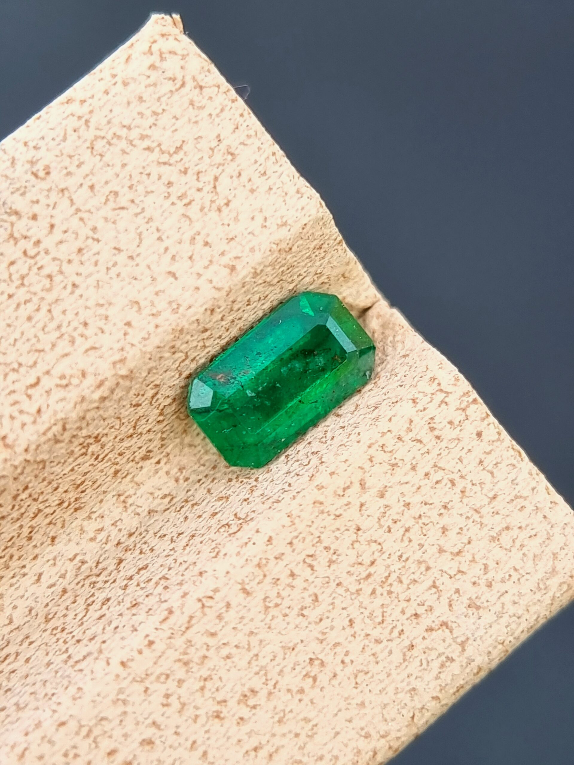 0.90 ct Natural Emerald with Emerald Cut – Swat, Pakistan